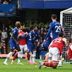 When will LaLiga and Premier League stop for the 2022 Qatar World Cup?