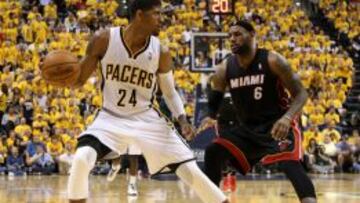 Paul George logró 37 puntos esta madrugada ante los Miami Heat. LeBron James, que le defiende en la imagen, no tuvo su mejor día y finalizó con sólo siete puntos y cinco faltas personales.