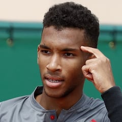 Auger-Aliassime se estrena junto a Toni Nadal con derrota