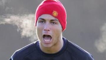 Según el diario portugués "Record", el Real Madrid está dispuesto a pagar 30 millones de euros al Manchester por Cristiano, operación en la que podría incluir a su central Pepe para hacerse con la estrella lusa.