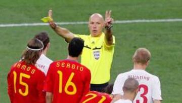 Howard Webb perjudicó a España en todas sus decisiones importantes