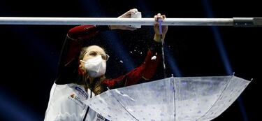 El magnesio, el mejor aliado de la gimnasta en las barras