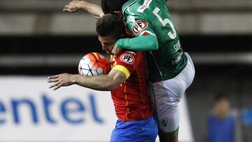 Futbol, Audax Italiano vs Uni&Atilde;&sup3;n Espa&Atilde;&plusmn;ola.
 Sexta fecha campeonato Apertura 2016-2017. 
 El jugador de Uni&Atilde;&sup3;n Espa&Atilde;&plusmn;ola, Diego Churin, izquierda ,  centro, disputa el bal&Atilde;&sup3;n contra Sebasti&Atilde;&iexcl;n Silva de Audax Italiano durante el partido por primera divisi&Atilde;&sup3;n en el estadio Bicentenario La Florida.
 Santiago, Chile. 
 12/09/2016 
 Marcelo Hernandez/Photosport********** 
 
 Football, Audax Italiano vs Union Espanola.
 6 th date Aperture championship 2016-2017. 
 Union Espanola&#039;s player, Diego Chrin, left, batlles the ball against Sebasti&Atilde;&iexcl;n Silva of Audax Italiano during first division football match at Bicentenario La Florida stadium in Santiago, Chile. 
 12/09/2016 
 Marcelo Hernandez/Photosport