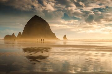 Cannon Beach es una ciudad ubicada en el condado de Clatsop en el estado estadounidense de Oregón.