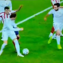 "Ramos hace penalti a Correa"