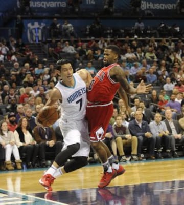 Jeremy Lin y Aaron Brooks.