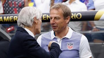 Jürgen Klinsmann saluda a José Pékerman