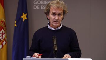 MADRID, 18/01/2021.- El director del Centro de Alertas y Emergencias (CCAES), Fernando Sim&oacute;n, ofrece una rueda de prensa para evaluar el estado de la pandemia de la COVID-19, este lunes en el Ministerio de Sanidad, en Madrid. EFE/Javier L&oacute;pe