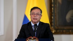 FILE PHOTO: Colombia's President Gustavo Petro attends a meeting to review cooperation on security, trade and climate change issues, at the headquarters of the Colombian Presidency, in Bogota, Colombia October 3, 2022. REUTERS/Luisa Gonzalez/Pool/File Photo