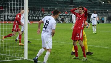 MOENCHENGLADBACH, GERMANY - JANUARY 08: Thomas Muller of Bayern Munich reacts to a missed chance during the Bundesliga match between Borussia Moenchengladbach and FC Bayern Muenchen at Borussia-Park on January 08, 2021 in Moenchengladbach, Germany. Sporti