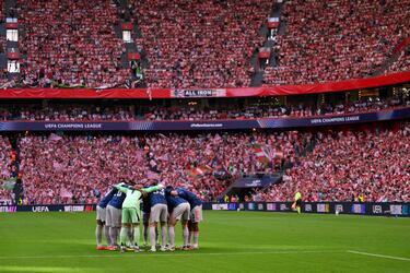 Ambiente en San Mamés en el partido Athletic-Arsenal.