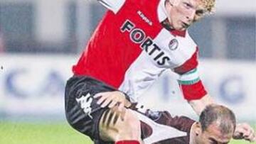 <b>UN GIGANTE RUBIO. </b>Kuijt lleva dos años consagrándose como el mejor ariete de Holanda.