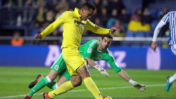 Bacca no desaprovechó la pifia del arquero y pone una asistencia