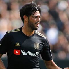LAFC no quiere ceder a Vela y sólo negociaría un traspaso