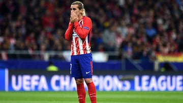 Antoine Griezmann of Atletico Madrid looks dejected during the UEFA Champions League group C match between Atletico Madrid and Qarabag FK at Estadio Wanda Metropolitano