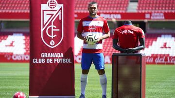 Jorge Molina, en su presentación como nuevo jugador del Granada.