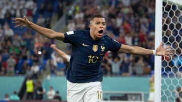 Mbappé, autor de dos goles con Francia ante Dinamarca.