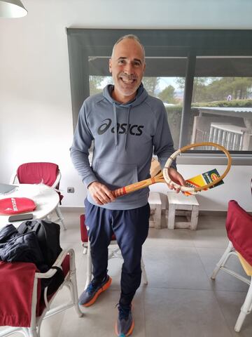 Álex Corretja en el Club Tenis Natació Sant Cugat atendiendo a Diario AS
