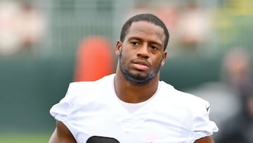 El producto de Georgia firmó un acuerdo de tres años y 36.6 millones de dólares con los Browns que lo vincula a la organización hasta el término de la campaña 2024.