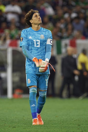 Guillermo Ochoa atajó el penal definitivo en los cuartos de final ante Costa Rica. El guardameta del Tri está teniendo una gran Copa Oro 2019.