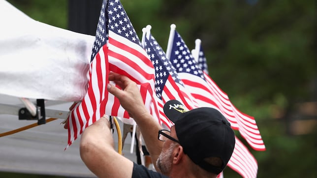 ¿Por qué la bandera de Estados Unidos tiene 13 barras y 50 estrellas? Este es su significado y origen