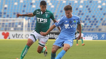 F&Atilde;&ordm;tbol, O&acirc;Higgins vs Wanderers
 Decimoquinta fecha, Campeonato de Apertura 2016-2017
 El jugador de O&acirc;Higgins, Insaurralde, izquierda derecha centro, disputa el bal&Atilde;&sup3;n contra Farfan de Wanderers durante el partido de primera divisi&Atilde;&sup3;n disputado en el estadio Bicentenario El Teniente.
 Rancagua, Chile. 
 08/12/2016 
 Jorge Loyola/Photosport
  
 Football, O&acirc;Higgins vs Wanderers
 15 th date, Aperture Championship 2016-2017
 O&acirc;Higgins player, Insaurralde, left right center, battles for the ball against Farfan of Wanderers during the fisrt division football match at El Teniente stadium in Rancagua, Chile. 
 08/12/2016 
 Jorge Loyola/Photosport