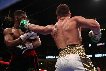 El poder, la pasión y la emoción de la 'Canelo' vs Jacobs en imágenes