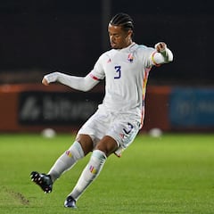 El Depor empieza la casa por los cimientos