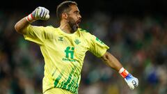 Claudio Bravo of Real Betis  during the La Liga match between Real Betis and Sevilla FC played at Benito Villamarin Stadium on November 06, 2022 in Sevilla, Spain. (Photo by Antonio Pozo / Pressinphoto / Icon Sport)