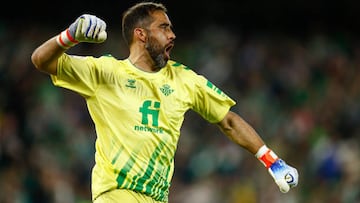 Claudio Bravo of Real Betis  during the La Liga match between Real Betis and Sevilla FC played at Benito Villamarin Stadium on November 06, 2022 in Sevilla, Spain. (Photo by Antonio Pozo / Pressinphoto / Icon Sport)