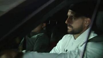 La triste salida del plantel albo tras el mal debut copero