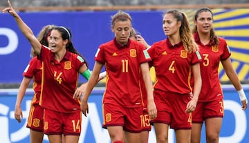 Aitana Bonmati celebra el primer gol del partido.