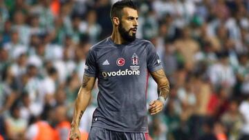 Álvaro Negredo durante un partido con el Besiktas.