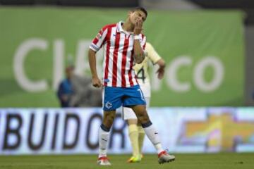 Así se vivió dentro del campo la gran batalla que sostuvieron Águilas y Chivas en el Estaduio Azteca este sábado por la noche.