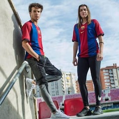 El Barcelona reedita la camiseta de Rivaldo, Luis Enrique, Xavi...