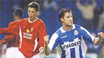 <b>ABRIÓ LA LATA</B>. El lateral catalán Joan Capdevila se convirtió en el heróe de la noche tras lograr el tanto que signifi có el triunfo deportivista.