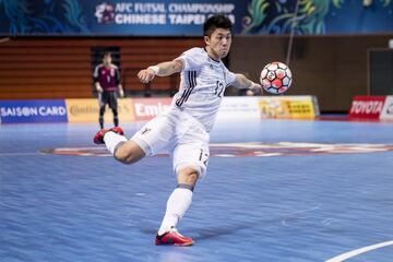 Tras perderse el anterior Mundial de manera sorprendente, Jap¨®n regresa al torneo con energ¨ªas renovadas y con Kazuya Shimizu como jugador m¨¢s destacado. Y es que el nip¨®n es un gran conocido para el p¨²blico espa?ol, ya que milita en las filas del C¨®rdoba. Para el recuerdo dej¨® esta temporada un gol al primer toque ante el Barcelona tras un saque en largo de su portero. El peligro ofensivo de Jap¨®n debe pasar principalmente por ¨¦l, y es que a sus 24 a?os tiene galones suficientes para ser el faro de su selecci¨®n. Est¨¢ en el grupo de Espa?a, por lo que los de Fede Vidal deber¨¢n estar atentos, ya que a priori apuntan a ser los principales contrincantes para el primer puesto.