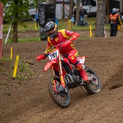 Fernández repite podio ante los suyos