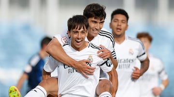 Pol Fortuny y Gonzalo celebran ante el Marbella.