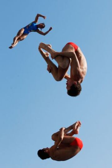 Entrenamientos de salto sobre plataforma en Montjuic.