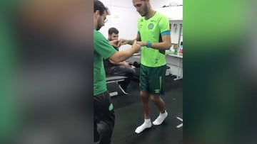 ¡Bravo! Los primeros pasos de Neto, superviviente del accidente de avión del Chapecoense