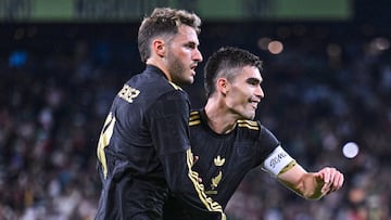 Santiago Gimenez celebrates his goal 2-2 with Johan Vasquez of Mexico during the match Mexico National Team Mexico and Korea Republic National team as part International Friendly match at Geodis Park Coliseum, on September 09 2025, in Nashville, Tennessee, United States.