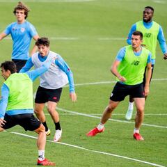 Marcelino busca alternativas para la delantera