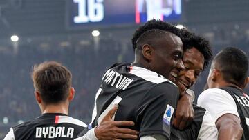 Juan Guillermo Cuadrado y Blaise Matuidi celebrando un gol de Juventus.