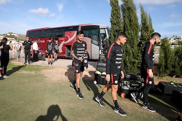 El cariñoso recibimiento que tuvo Bravo en su llegada a la Roja