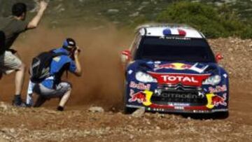 Jari Matti Latvala ataca, pero Sebastian Loeb resiste