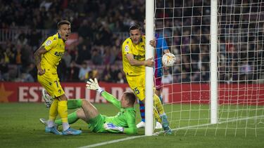 Lucas celebra su tanto ante el Barça.