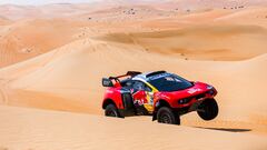 Loeb pilota el BRX durante el Abu Dhabi Desert Challenge 2023.