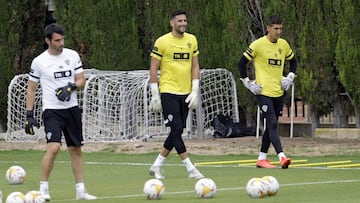 01-09-21 
 ELCHE 
 ENTRENAMIENTO 
 KIKO CASILLA, EDGAR BADIA 