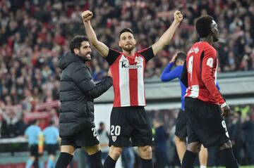 El delantero del Athletic, internacional y con una dilatada carrera en Athletic, Burgos, Valladolid, Mallorca y Valencia.  Anunciaba el 9 de agosto su retirada al final de temporada.